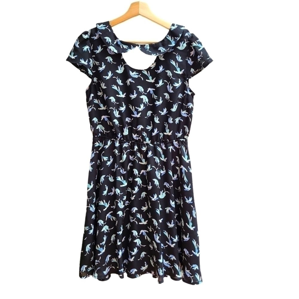 Bird Print (Swallow?) Dress with Peter Pan Collar, Size Small